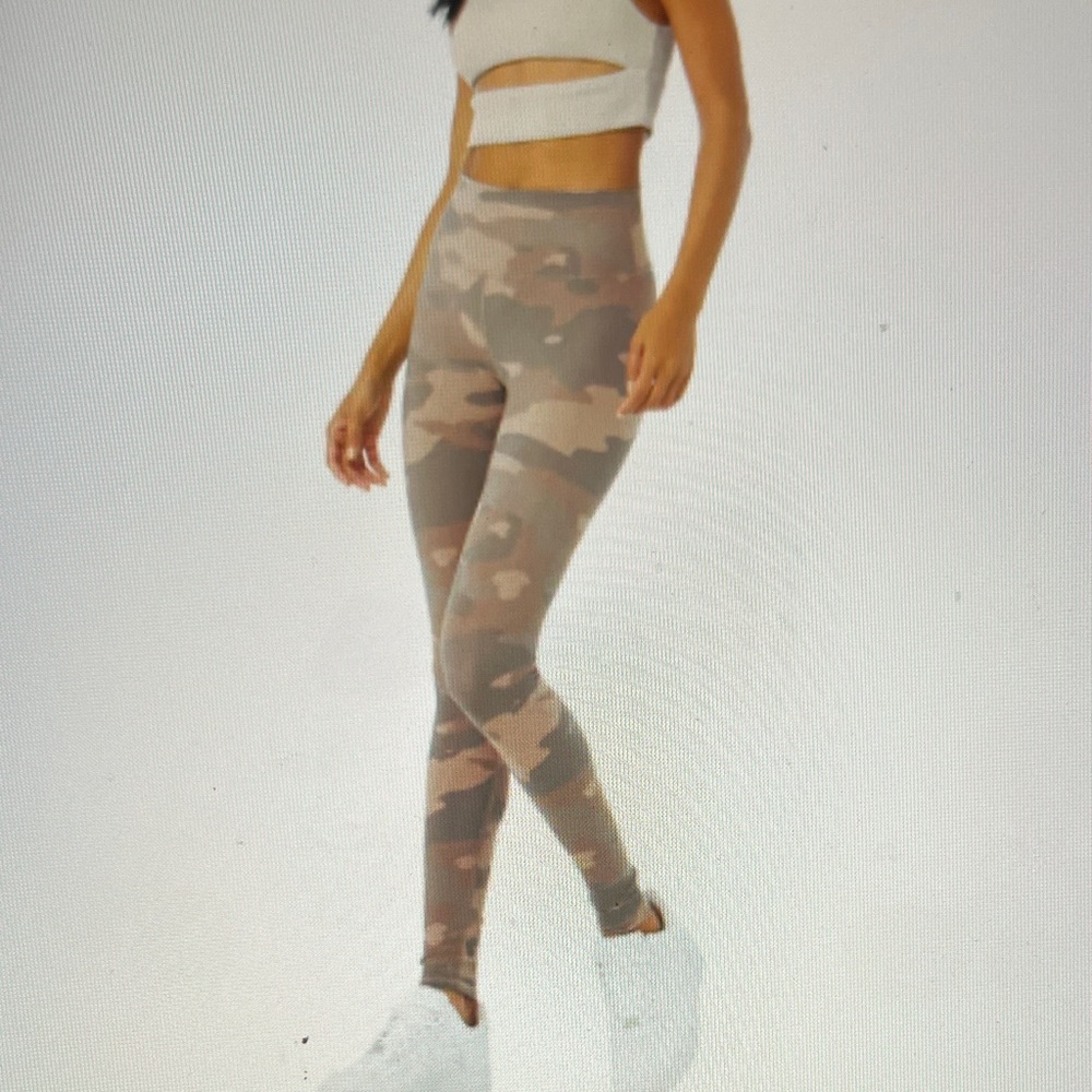 ALO Yoga Neutral Camo High-Waist Leggings in Taupe & Beige